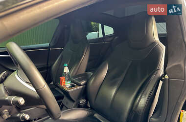 Лифтбек Tesla Model S 2015 в 