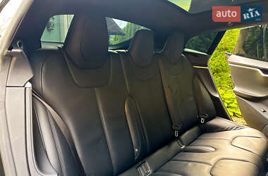 Лифтбек Tesla Model S 2015 в 