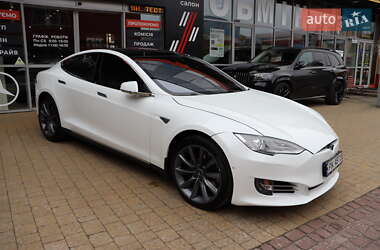 Лифтбек Tesla Model S 2016 в 