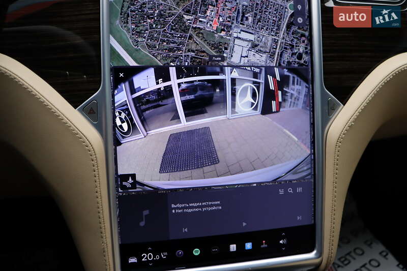 Лифтбек Tesla Model S 2016 в Львове