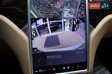 Лифтбек Tesla Model S 2016 в 