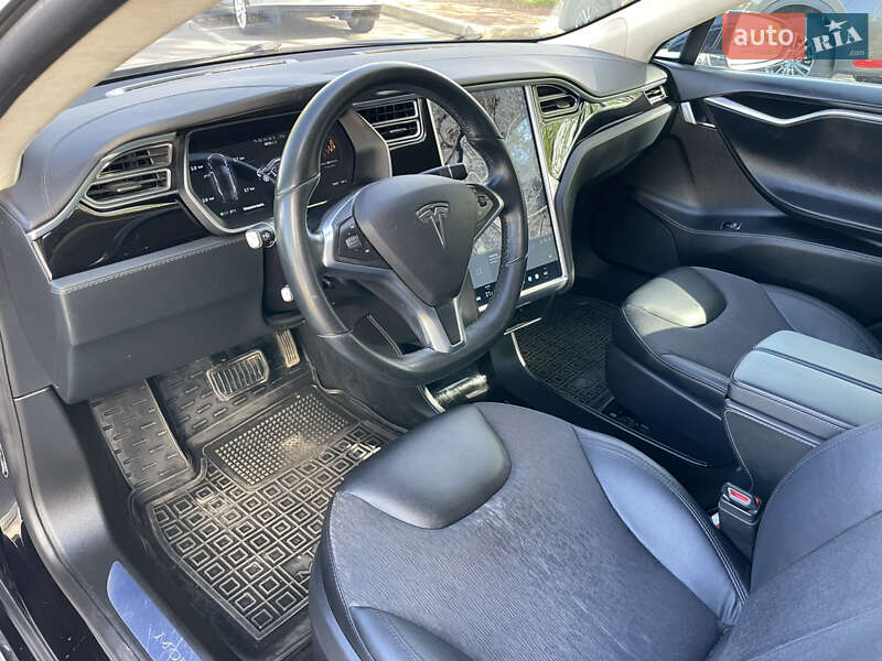 Лифтбек Tesla Model S 2015 в Киеве