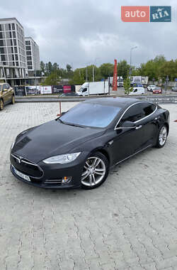 Лифтбек Tesla Model S 2015 в Львове