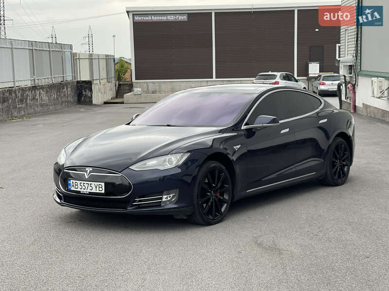 Tesla Model S 2014