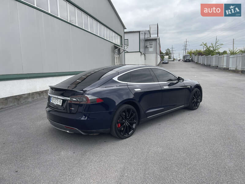 Лифтбек Tesla Model S 2014 в Виннице