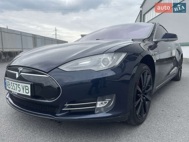 Лифтбек Tesla Model S 2014 в Виннице