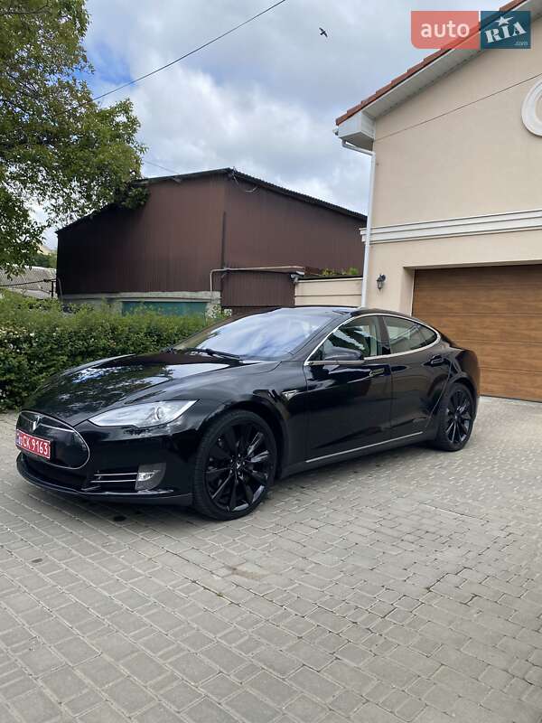 Tesla Model S 2014