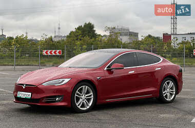 Лифтбек Tesla Model S 2019 в 
