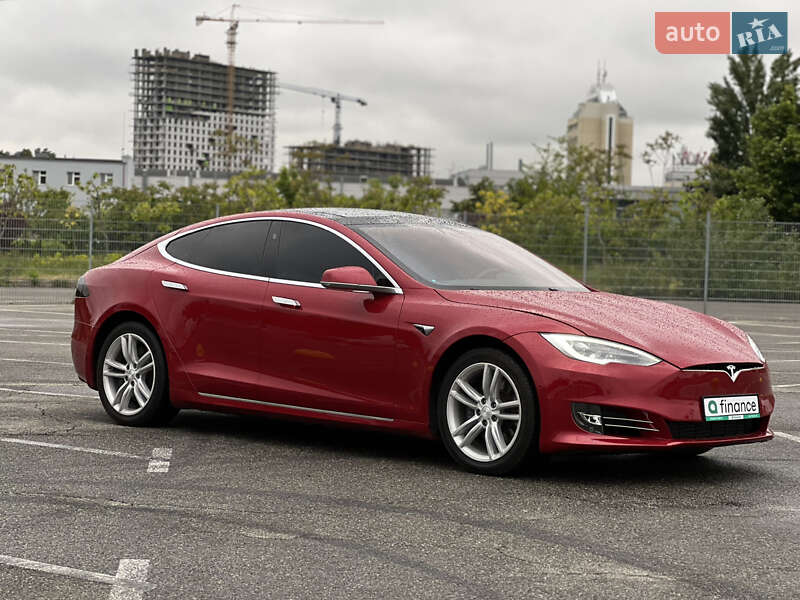 Ліфтбек Tesla Model S 2019 в Києві