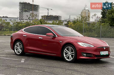 Лифтбек Tesla Model S 2019 в 