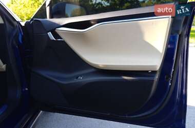 Лифтбек Tesla Model S 2016 в 