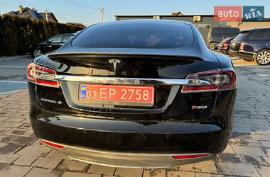 Лифтбек Tesla Model S 2013 в 