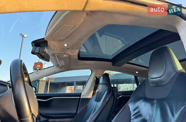 Лифтбек Tesla Model S 2013 в 