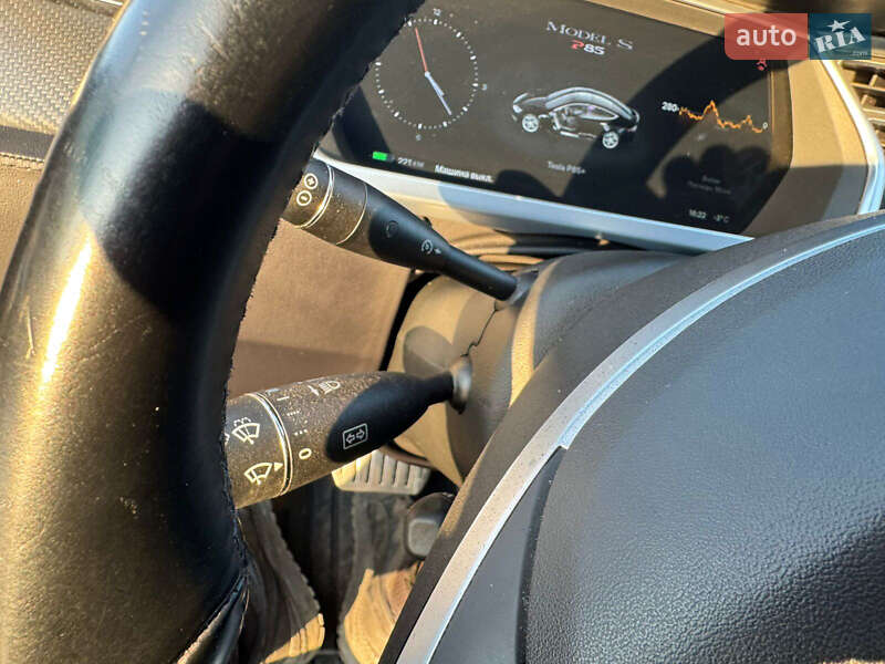 Ліфтбек Tesla Model S 2013 в Луцьку