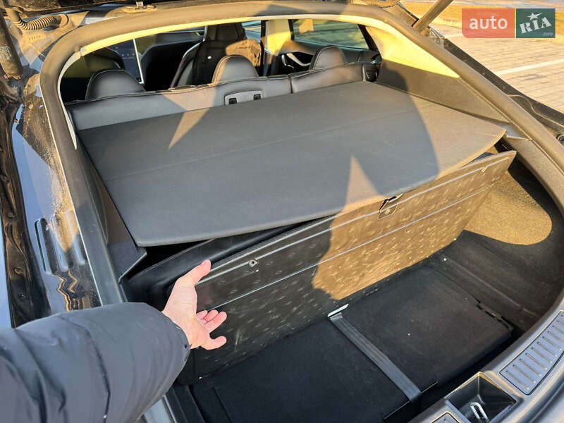 Ліфтбек Tesla Model S 2013 в Луцьку