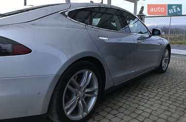 Лифтбек Tesla Model S 2014 в 