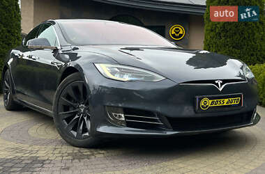 Лифтбек Tesla Model S 2019 в Львове