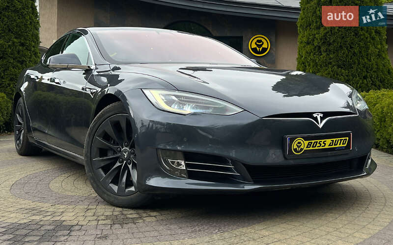 Лифтбек Tesla Model S 2019 в 