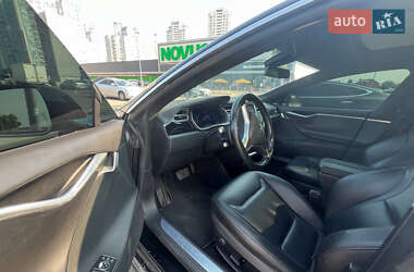 Лифтбек Tesla Model S 2015 в 