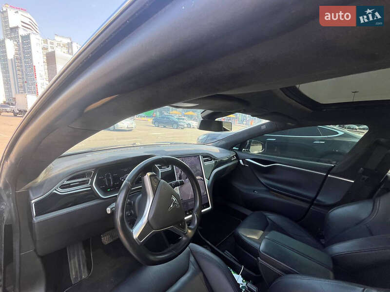 Ліфтбек Tesla Model S 2015 в Києві