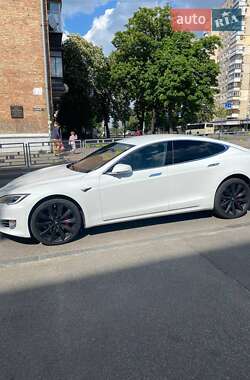 Лифтбек Tesla Model S 2016 в 