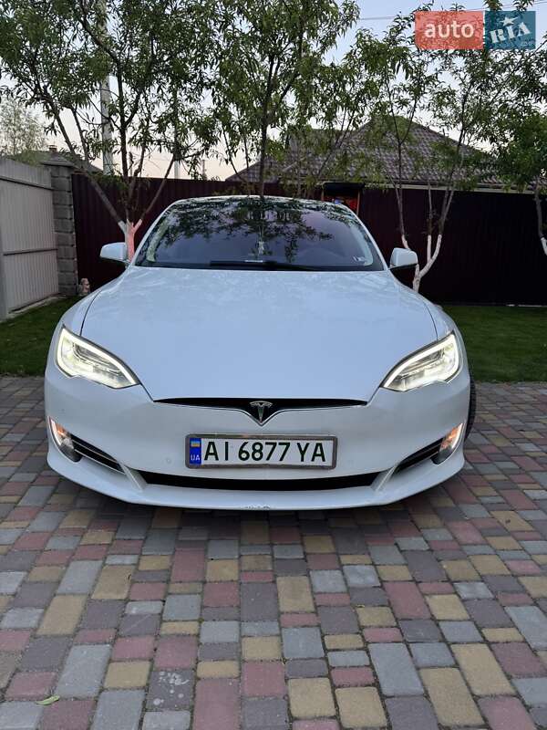 Ліфтбек Tesla Model S 2017 в Києві