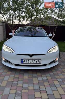 Лифтбек Tesla Model S 2017 в 