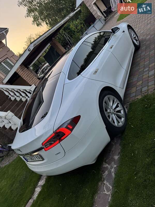 Ліфтбек Tesla Model S 2017 в Києві