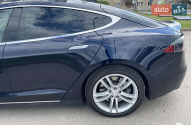 Лифтбек Tesla Model S 2014 в 