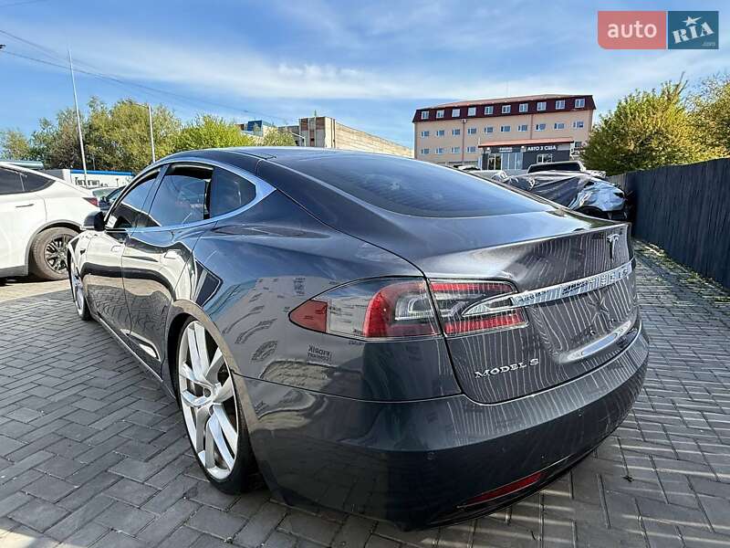 Ліфтбек Tesla Model S 2017 в Луцьку