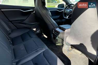 Лифтбек Tesla Model S 2017 в 