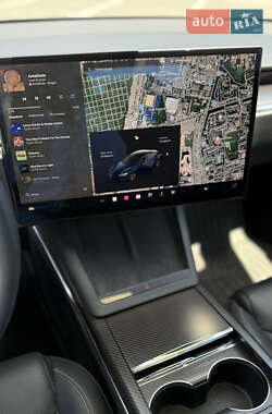 Лифтбек Tesla Model S 2021 в 