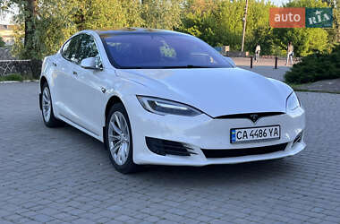 Лифтбек Tesla Model S 2017 в 
