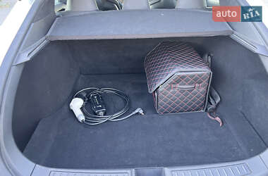 Лифтбек Tesla Model S 2017 в 