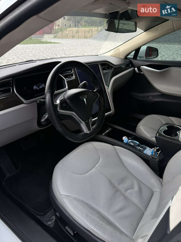 Лифтбек Tesla Model S 2013 в Львове