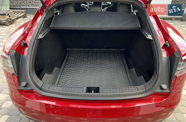 Лифтбек Tesla Model S 2017 в 