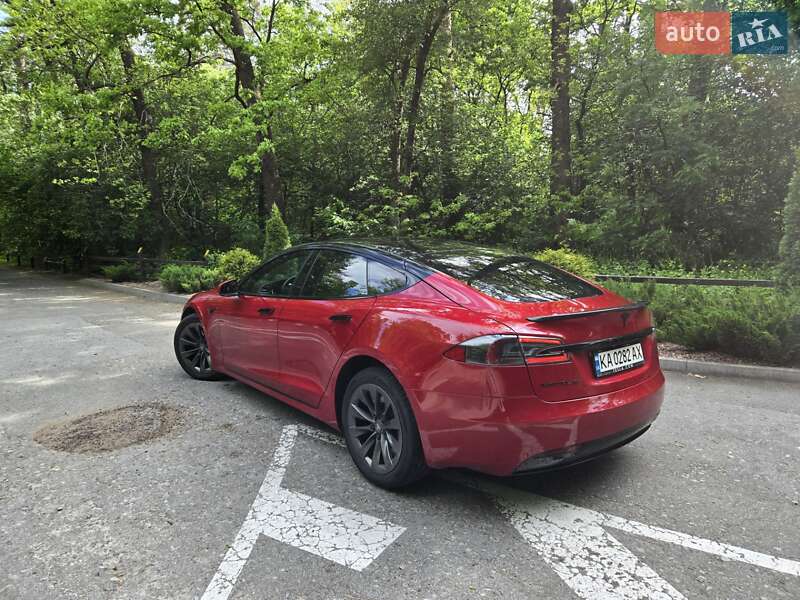 Лифтбек Tesla Model S 2018 в Киеве