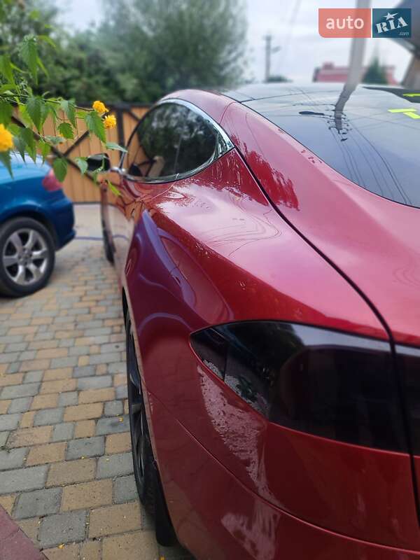 Лифтбек Tesla Model S 2018 в Хмельницком
