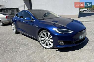 Лифтбек Tesla Model S 2016 в Днепре