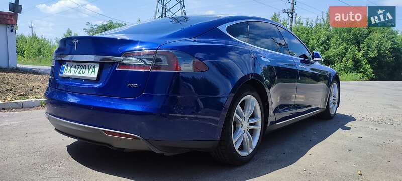 Ліфтбек Tesla Model S 2015 в Харкові