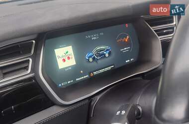 Лифтбек Tesla Model S 2015 в 