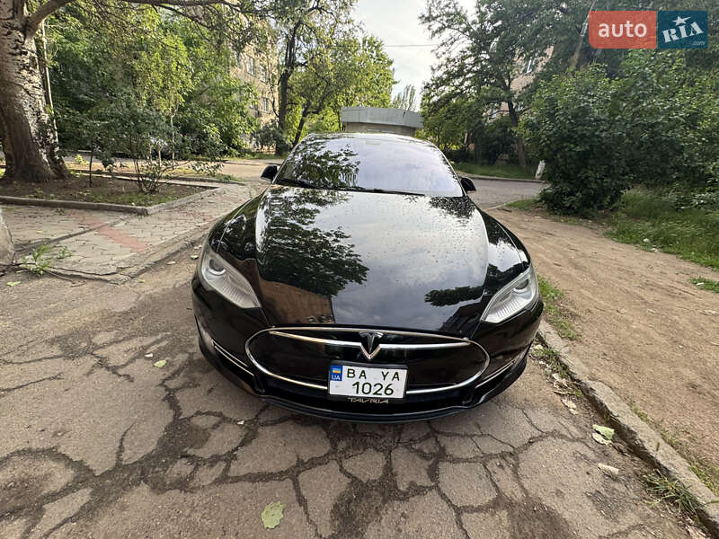 Ліфтбек Tesla Model S 2014 в Миколаєві