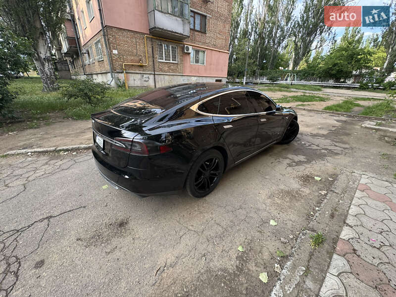 Ліфтбек Tesla Model S 2014 в Миколаєві