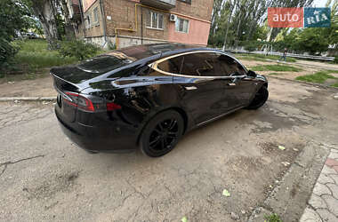Ліфтбек Tesla Model S 2014 в 