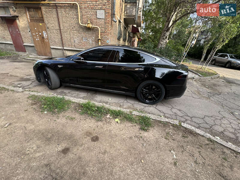 Ліфтбек Tesla Model S 2014 в Миколаєві