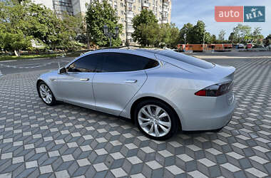 Лифтбек Tesla Model S 2014 в 