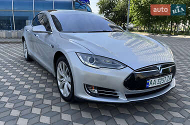 Лифтбек Tesla Model S 2014 в 