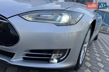 Лифтбек Tesla Model S 2014 в 