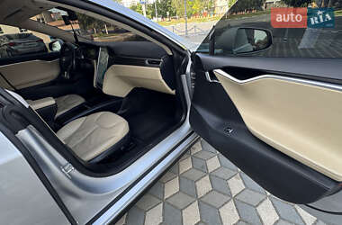 Лифтбек Tesla Model S 2014 в 