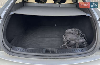 Лифтбек Tesla Model S 2014 в 